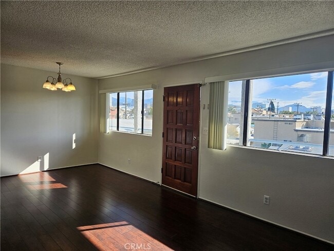 451 W Wilson Ave, Unit 6 in Glendale, CA - Building Photo - Building Photo