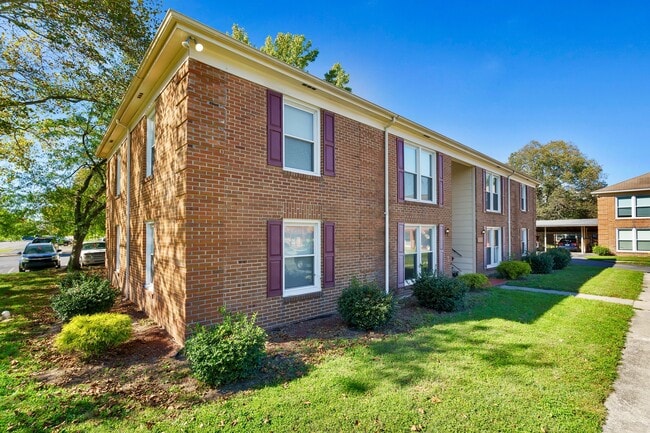 Tracks at Seymour in Seymour, IN - Foto de edificio - Building Photo