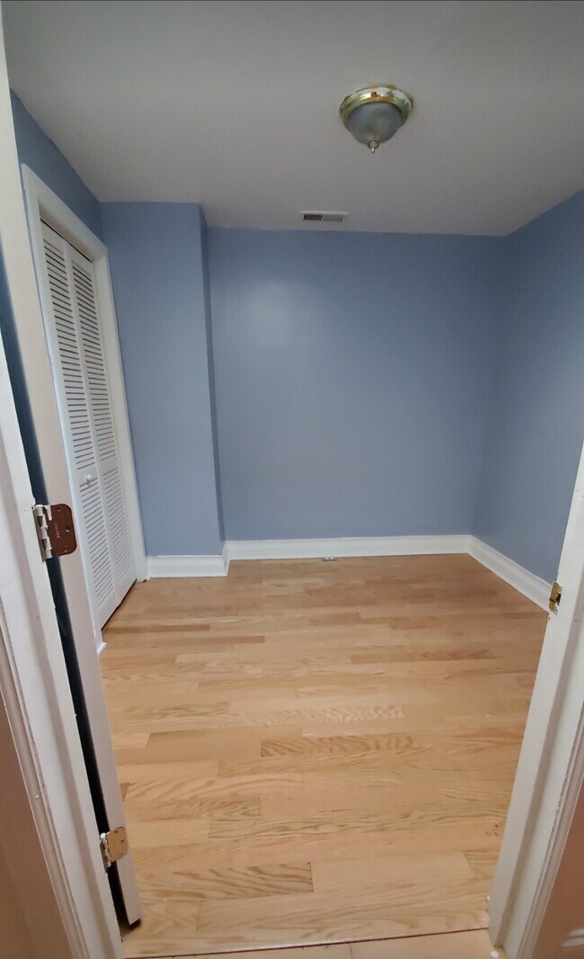 2539 N Howard St photo'