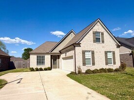 9274 Lakeside Cir S in Walls, MS - Building Photo