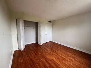 8200 SW 210th St in Cutler Bay, FL - Building Photo - Building Photo