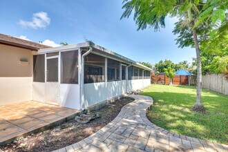 10934 SW 158th Terrace in Miami, FL - Building Photo - Building Photo