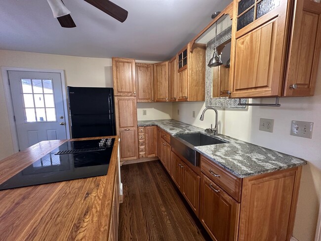 23 Ashuelot St in Winchester, NH - Building Photo - Building Photo