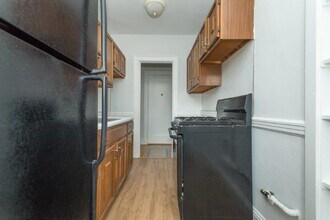 136 Highland Ave in Somerville, MA - Foto de edificio - Building Photo