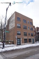 2063 W Lawrence Ave in Chicago, IL - Building Photo