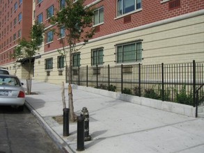 West Tremont Avenue Apartments in Bronx, NY - Building Photo - Building Photo