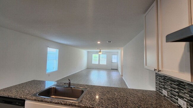 10234 Asta Trl in San Antonio, TX - Building Photo - Building Photo