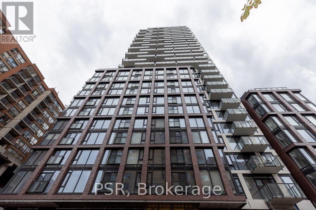 2A Church St in Toronto, ON - Building Photo