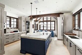 289 Exhibition Ln in Aspen, CO - Building Photo - Building Photo