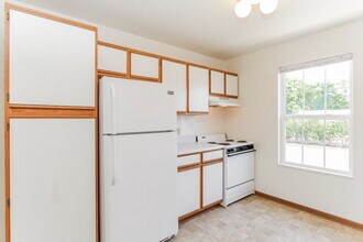 4477 Lake Michigan Dr in Allendale, MI - Building Photo - Building Photo
