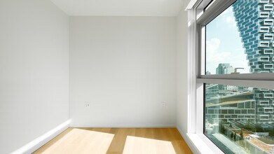 889 Pacific St in Vancouver, BC - Building Photo - Building Photo