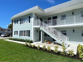 480 W Camino Real in Boca Raton, FL - Building Photo