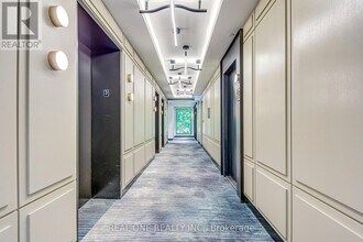 3200-3200 William Coltson Ave in Oakville, ON - Building Photo - Building Photo