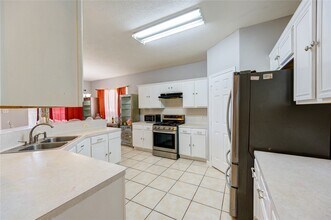 14710 Kendallbrook Dr in Houston, TX - Building Photo - Building Photo