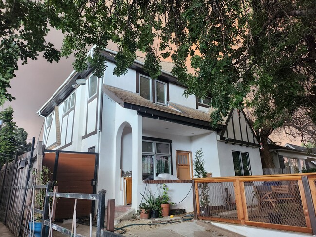 4123 Garden Ave, Unit Garden Room