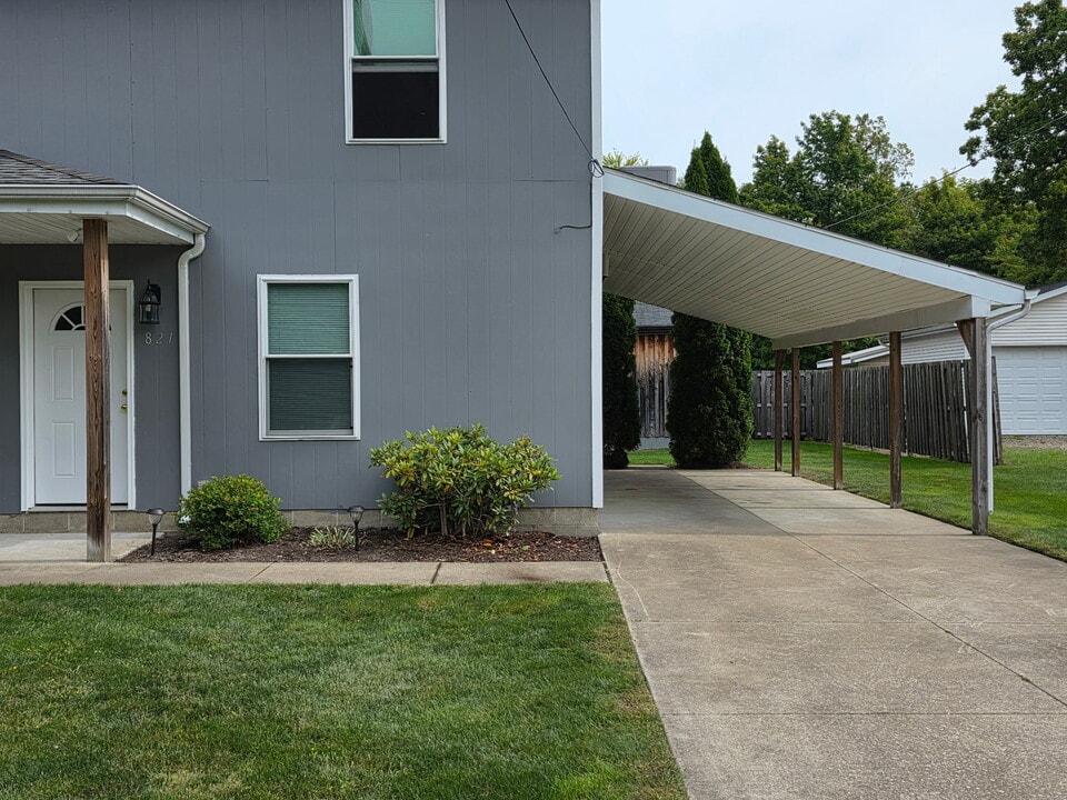 819 Villa Sites Ave in Harborcreek, PA - Building Photo