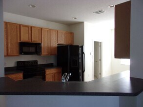 8761 Fetterbush Ct in Brooksville, FL - Foto de edificio - Building Photo