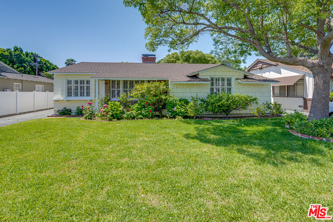 12312 Hatteras St in Los Angeles, CA - Building Photo