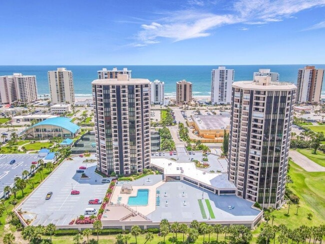 1 Oceans W Blvd in Daytona Beach, FL - Building Photo - Building Photo
