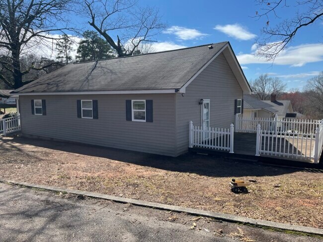 311 Goldston St in Kannapolis, NC - Building Photo - Building Photo