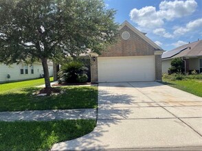 8015 Oregano Drive in Baytown, TX - Building Photo - Building Photo