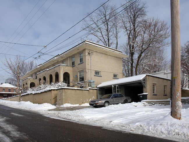 41 Mt View Ave in Akron, OH - Foto de edificio - Building Photo