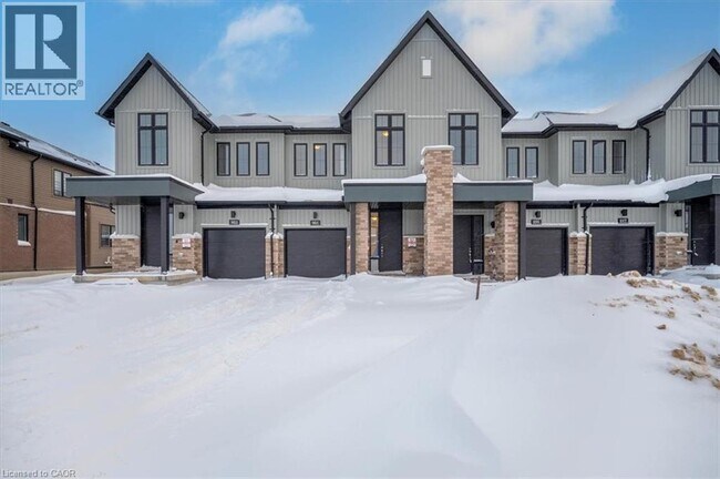 901 Douro St in Stratford, ON - Building Photo - Building Photo