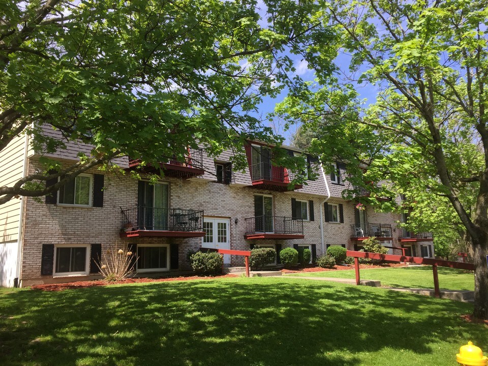 163 Hickories Park Rd in Owego, NY - Building Photo