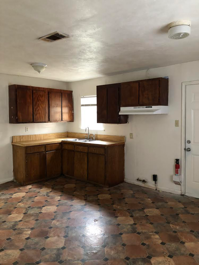 4555 Abilene St in Beaumont, TX - Building Photo - Building Photo