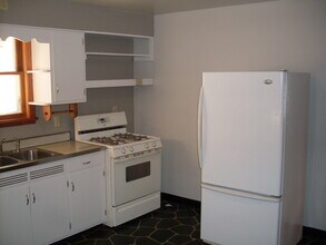 507A N Division Ave, Unit A in Polo, IL - Building Photo - Building Photo