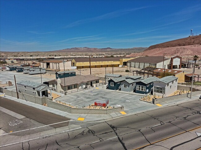 Hidden Mesa Estates in Barstow, CA - Foto de edificio - Building Photo