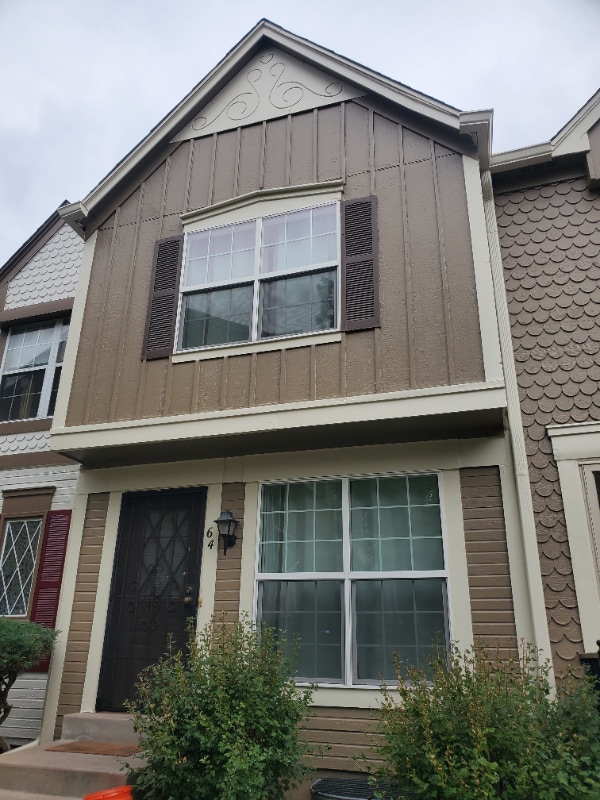 property at 1811 S Quebec Way