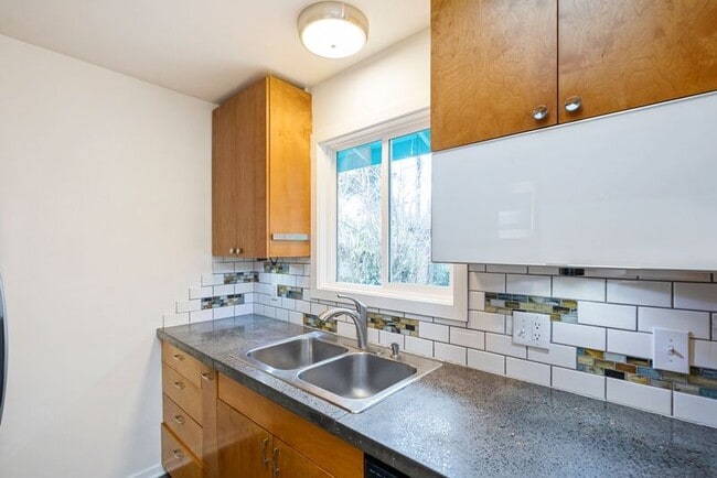 8715 N Washburne Ave in Portland, OR - Building Photo - Building Photo