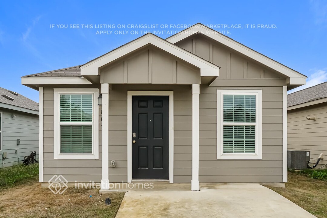 8031 Serro Medina in San Antonio, TX - Building Photo