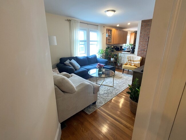 78 Ten Hills Rd, Unit 1 in Somerville, MA - Building Photo - Building Photo