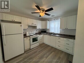 46 Sanford St in Barrie, ON - Building Photo - Building Photo