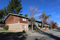 Vista Knolls Apartments in Fallbrook, CA - Building Photo - Building Photo