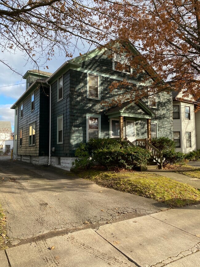 31 Crocker Ave Rentals in Johnson City, NY