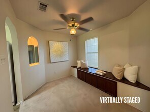 1204 Bristol Dr in Killeen, TX - Foto de edificio - Building Photo