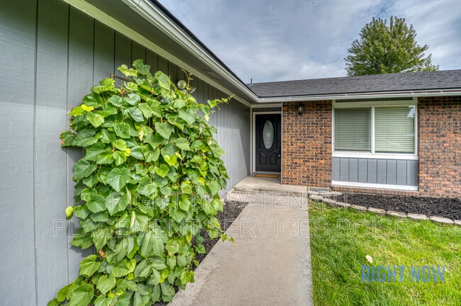 11156 W Gunsmoke St in Boise, ID - Building Photo - Building Photo