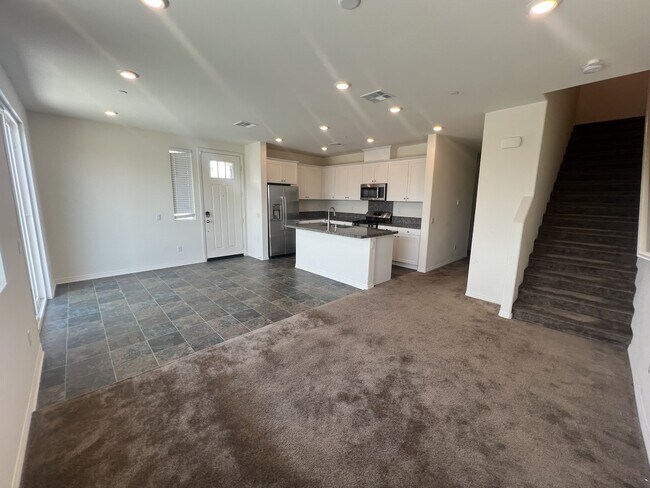 16541 Wyndham Ln in Fontana, CA - Building Photo - Building Photo