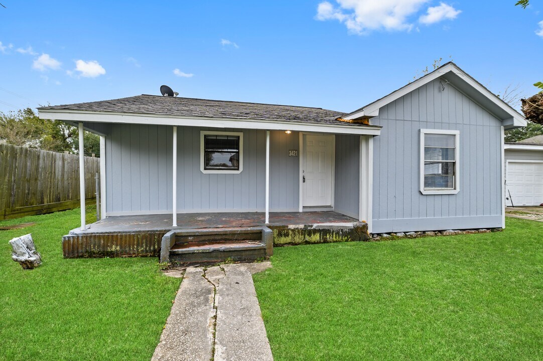 3421 3rd Ave N in Texas City, TX - Building Photo