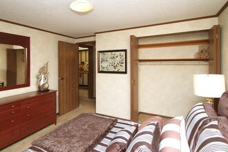 Cedargate Apartments in Waterford, MI - Foto de edificio - Interior Photo