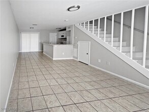 6635 Warwick Cir in Ft. Myers, FL - Building Photo - Building Photo