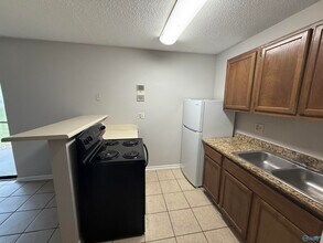 4902 Cotton Row NW in Huntsville, AL - Building Photo - Building Photo