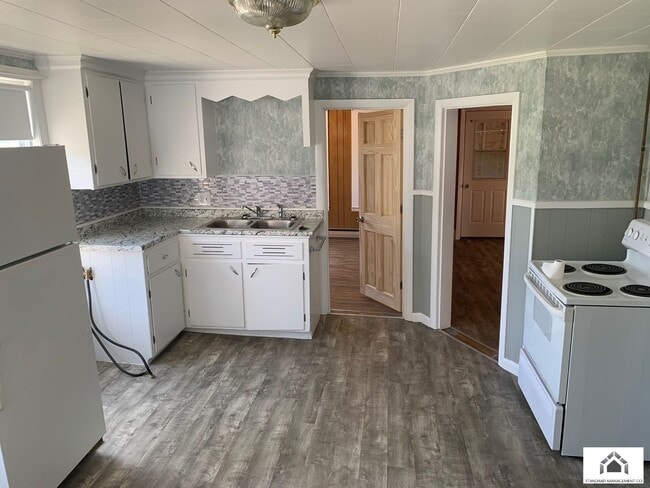 property at 23 Gold St