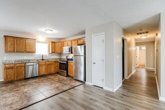 90 Hillwood Dr, Unit 5420 in Milton, KY - Building Photo - Building Photo