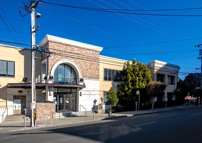 2550 Irving St in San Francisco, CA - Building Photo - Building Photo