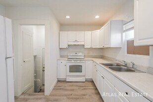4424 W Alameda Ave in Denver, CO - Building Photo