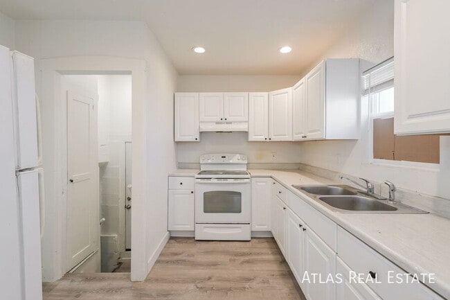 property at 4424 W Alameda Ave